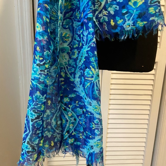 Scarf - Picture 3 of 3